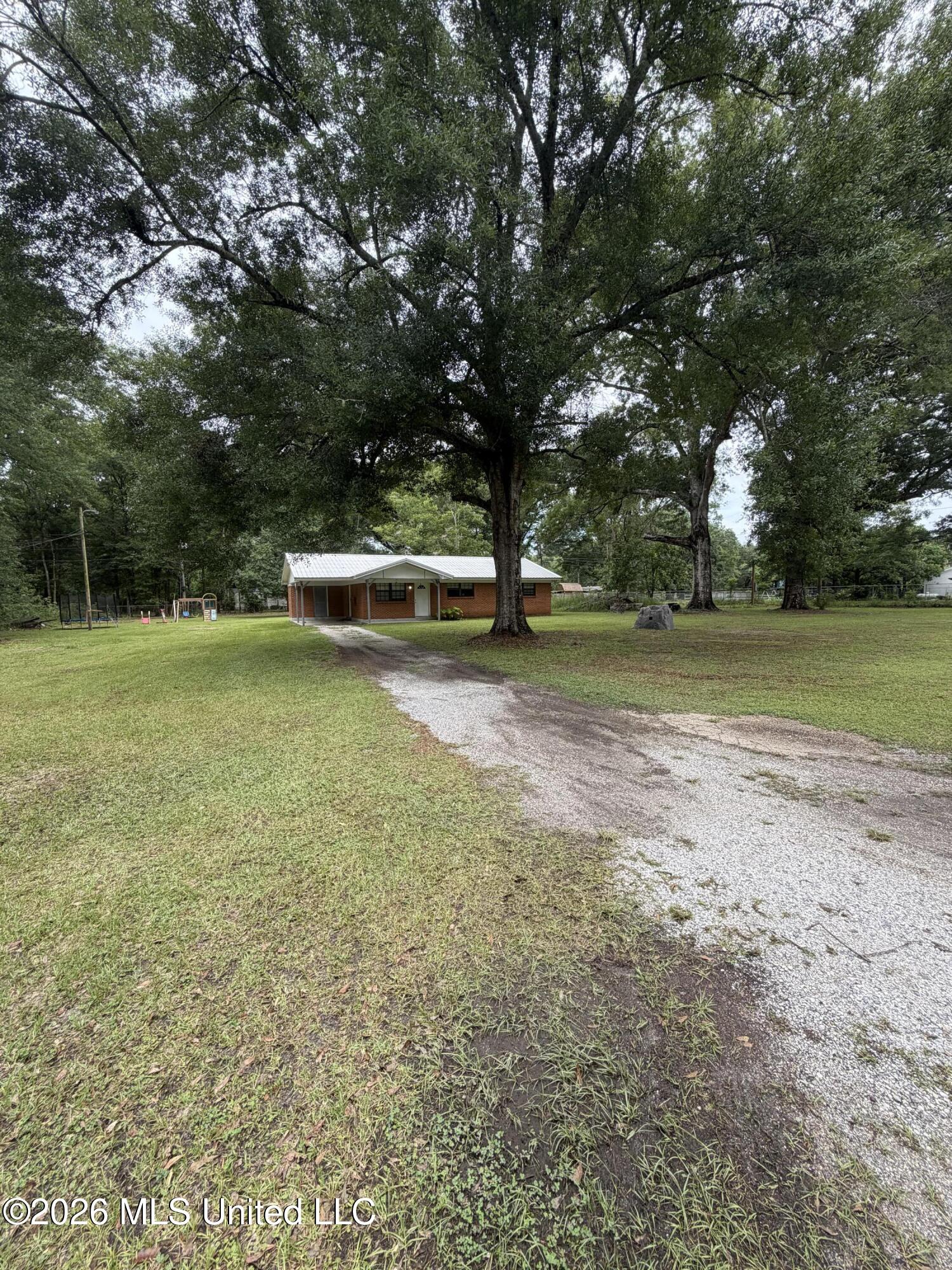 16929 Shenandoah Road Moss Point, MS 39562 - Photo 2 of 16 IMG_6458