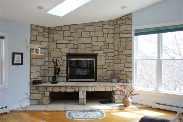31-33 Crafts Road Gloucester, MA 01930 - Photo 3 of 13 Gallery Image 3