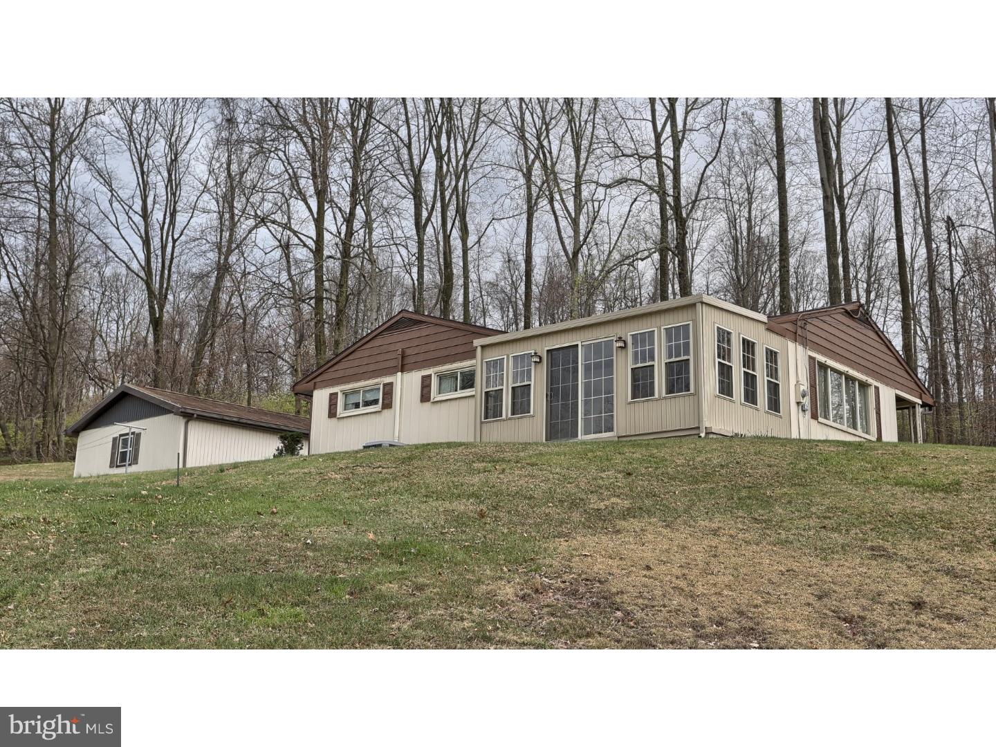 758 Old Lancaster Pike Reading, PA 19607 - Photo 2 of 25 Gallery Image 2