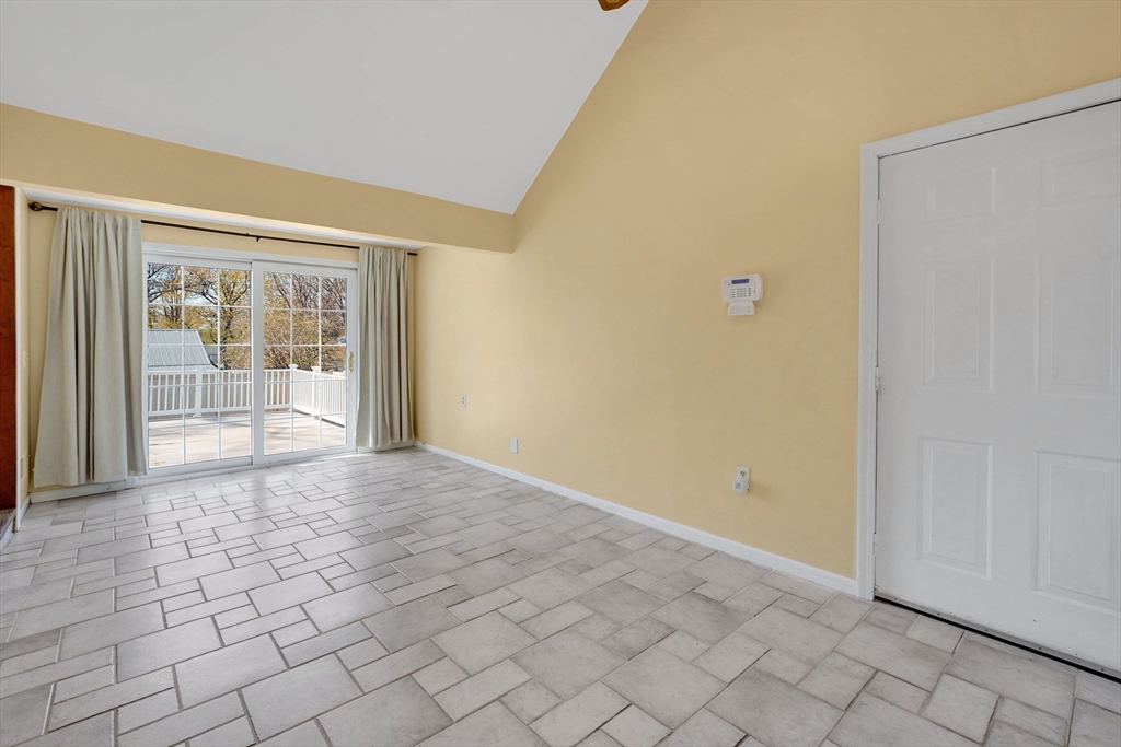 144 West Allen Ridge Road Springfield, MA 01118 - Photo 3 of 42