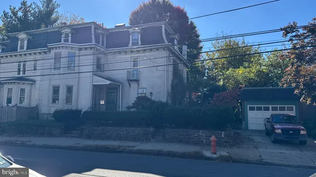 a view of a street with house