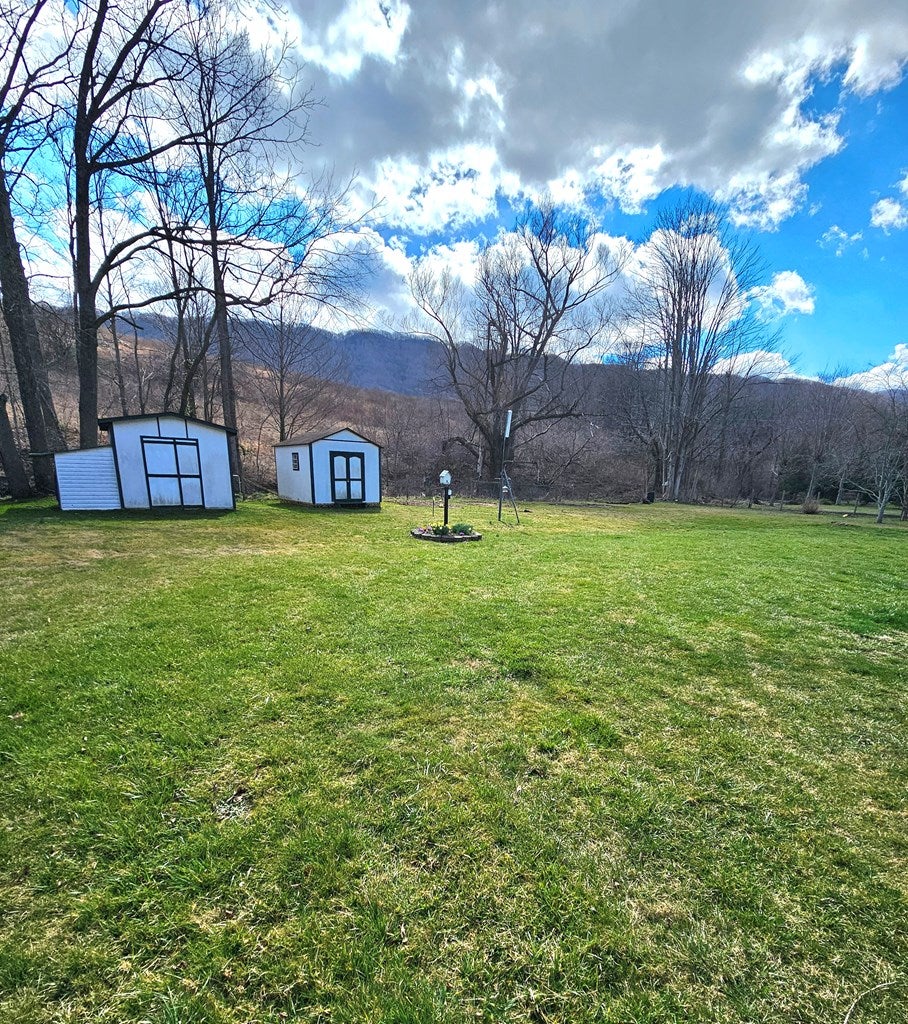 2244 Gratton Road Tazewell, VA 24651 - Photo 3 of 34 Gallery Image 3