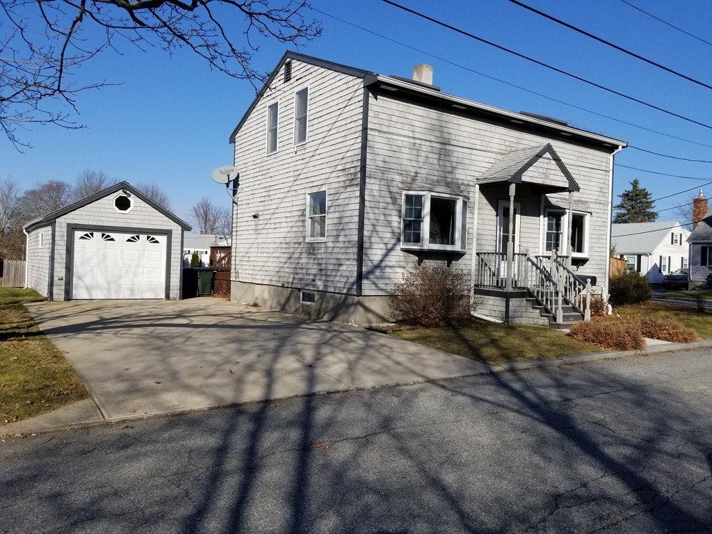386 Bullock Street Fall River, MA 02720 - Photo 3 of 30 Gallery Image 3