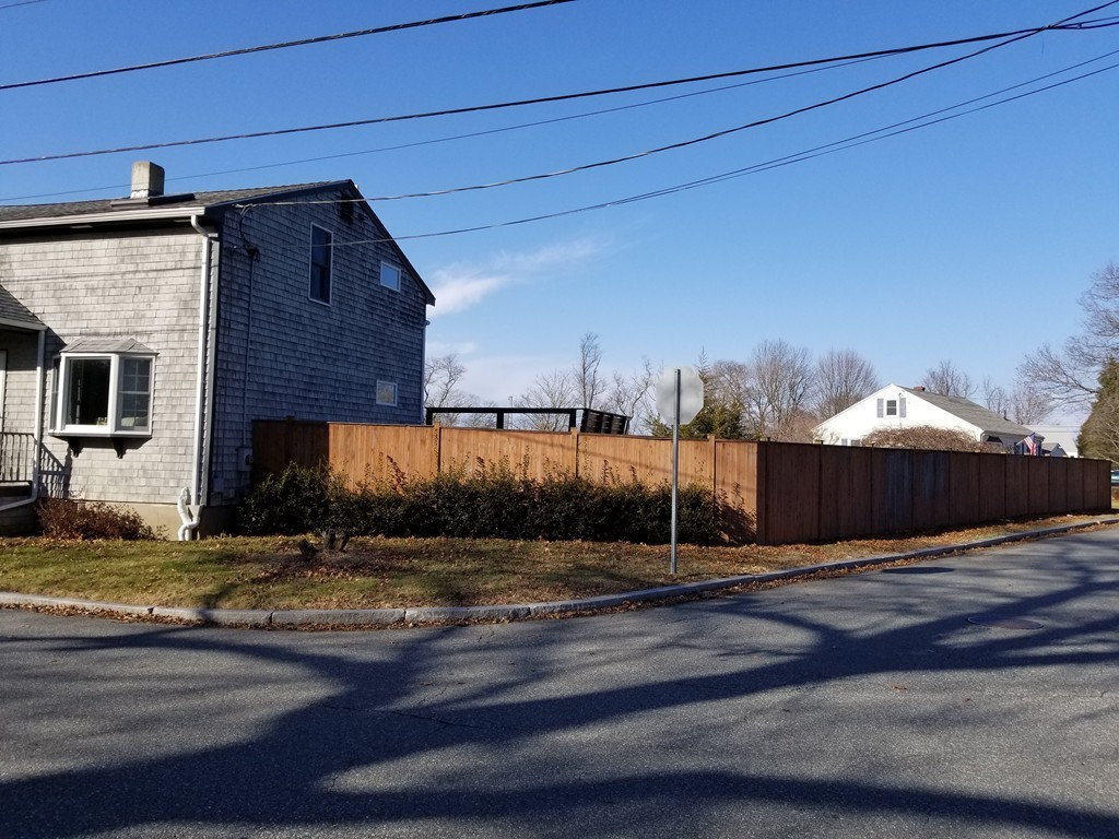 386 Bullock Street Fall River, MA 02720 - Photo 4 of 30 Gallery Image 4