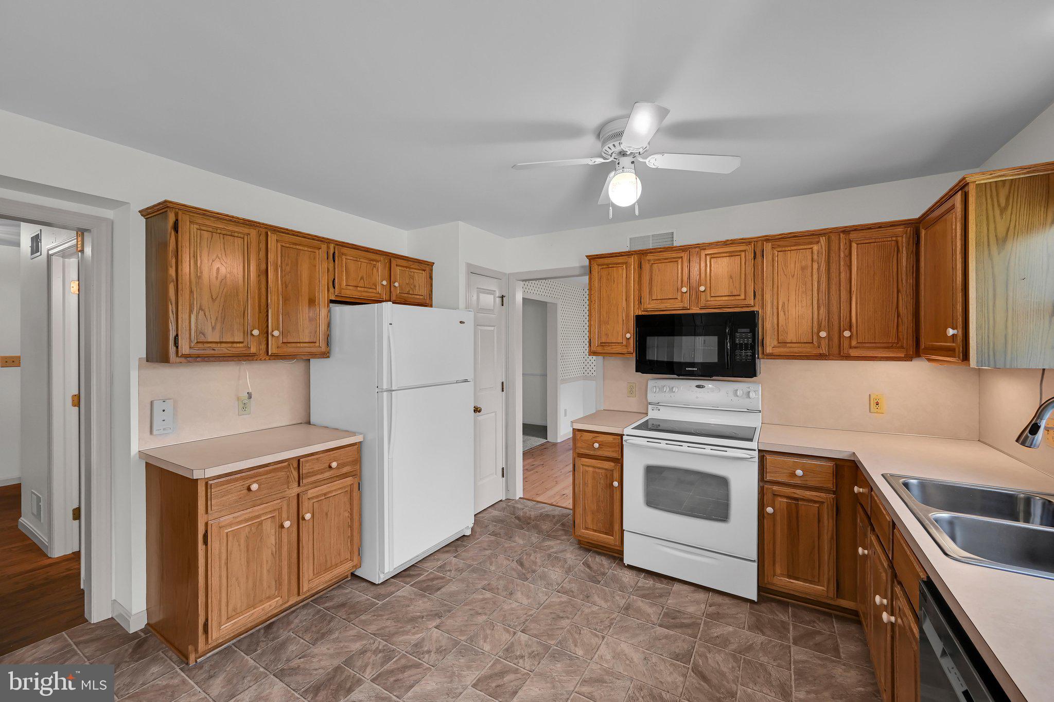 3892 Nolt Road Landisville, PA 17538 - Photo 20 of 46 Kitchen