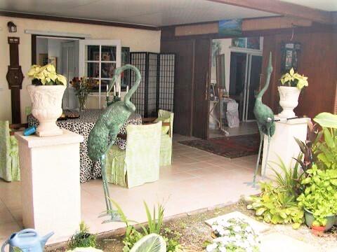 31 Boulder Drive Key West, FL 33040 - Photo 28 of 36 a living room filled with furniture