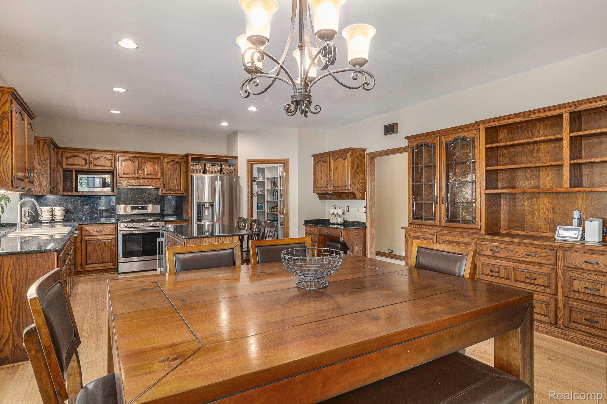8065 Woodview Road Clarkston, MI 48348 - Photo 12 of 56 Gallery Image 12