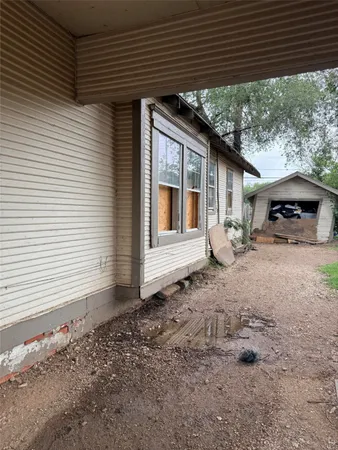$44,000 | 1916 Avenue O, Lubbock, TX 79411