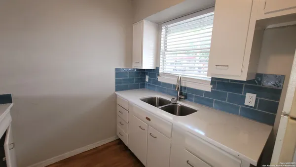 $995 | 122 San Angelo, San Antonio, TX 78212