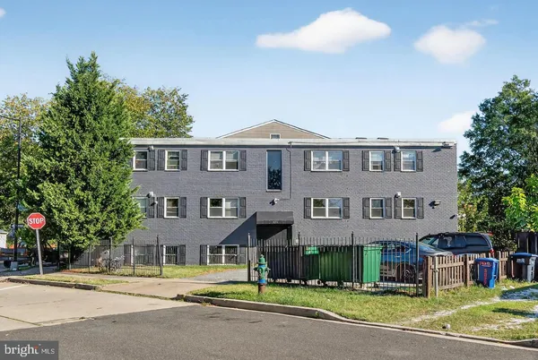 $1,900 | 622 Eastern Avenue Northeast, Unit 301, Washington, DC 20019