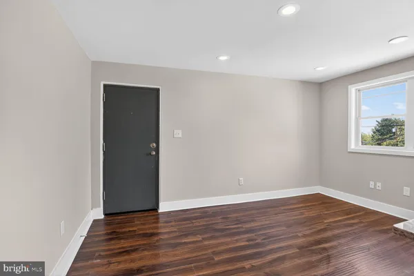 $1,900 | 622 Eastern Avenue Northeast, Unit 301, Washington, DC 20019