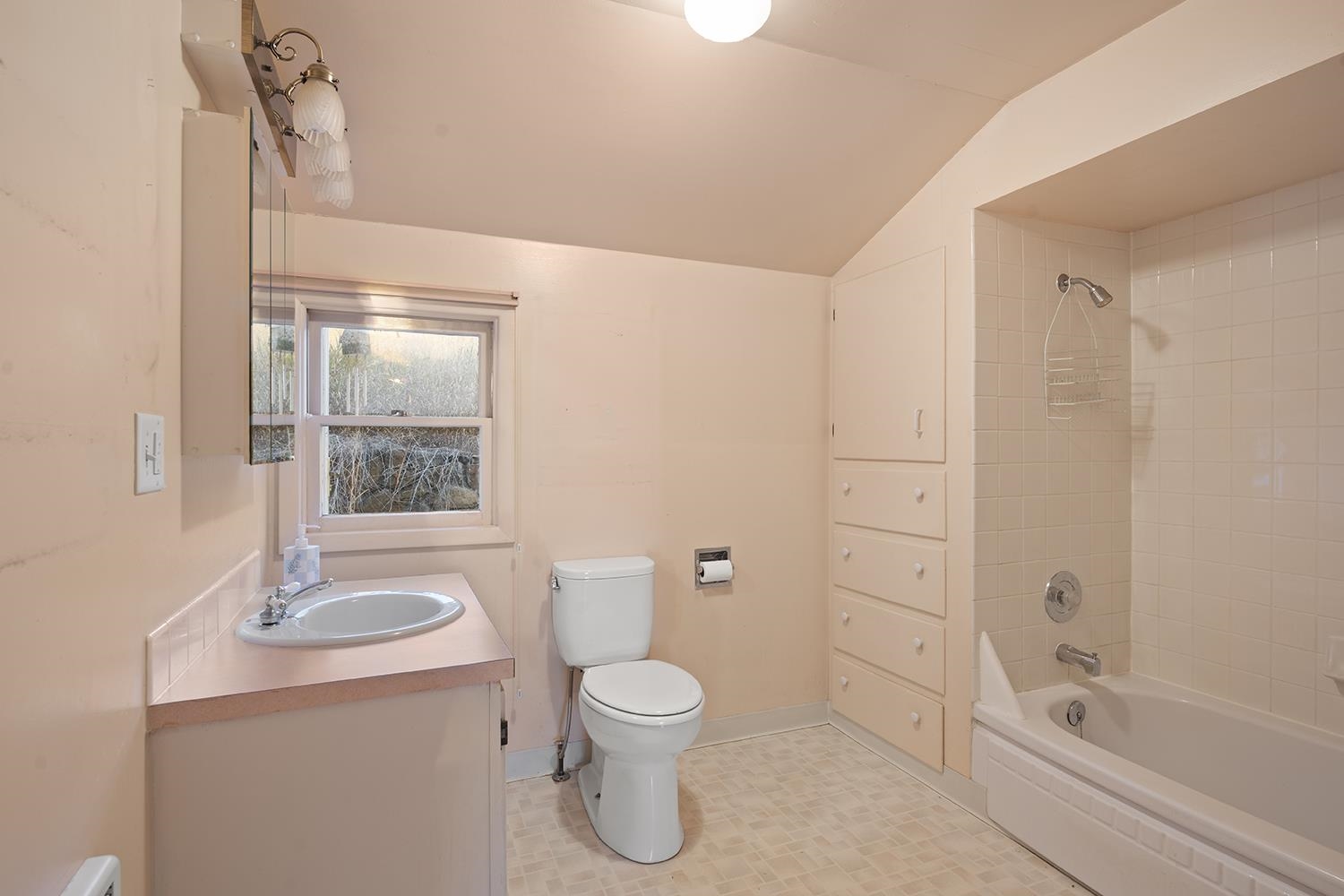 10915 South Silver Hill Road Spokane, WA 99223 - Photo 20 of 50