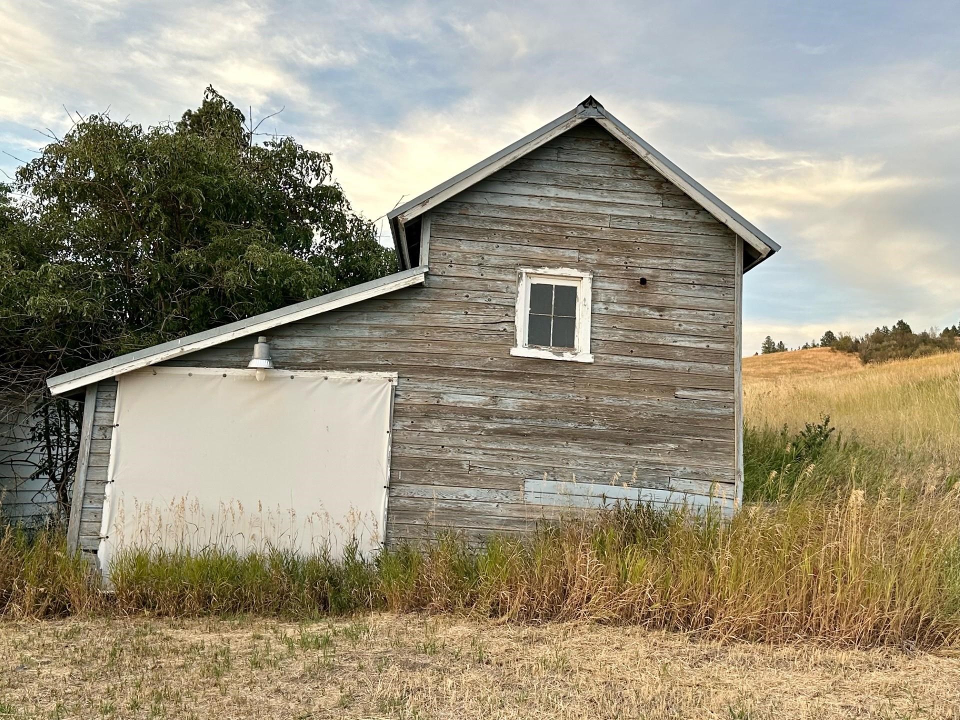 10915 South Silver Hill Road Spokane, WA 99223 - Photo 31 of 50