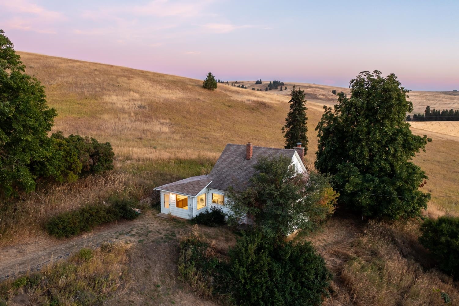 10915 South Silver Hill Road Spokane, WA 99223 - Photo 6 of 50