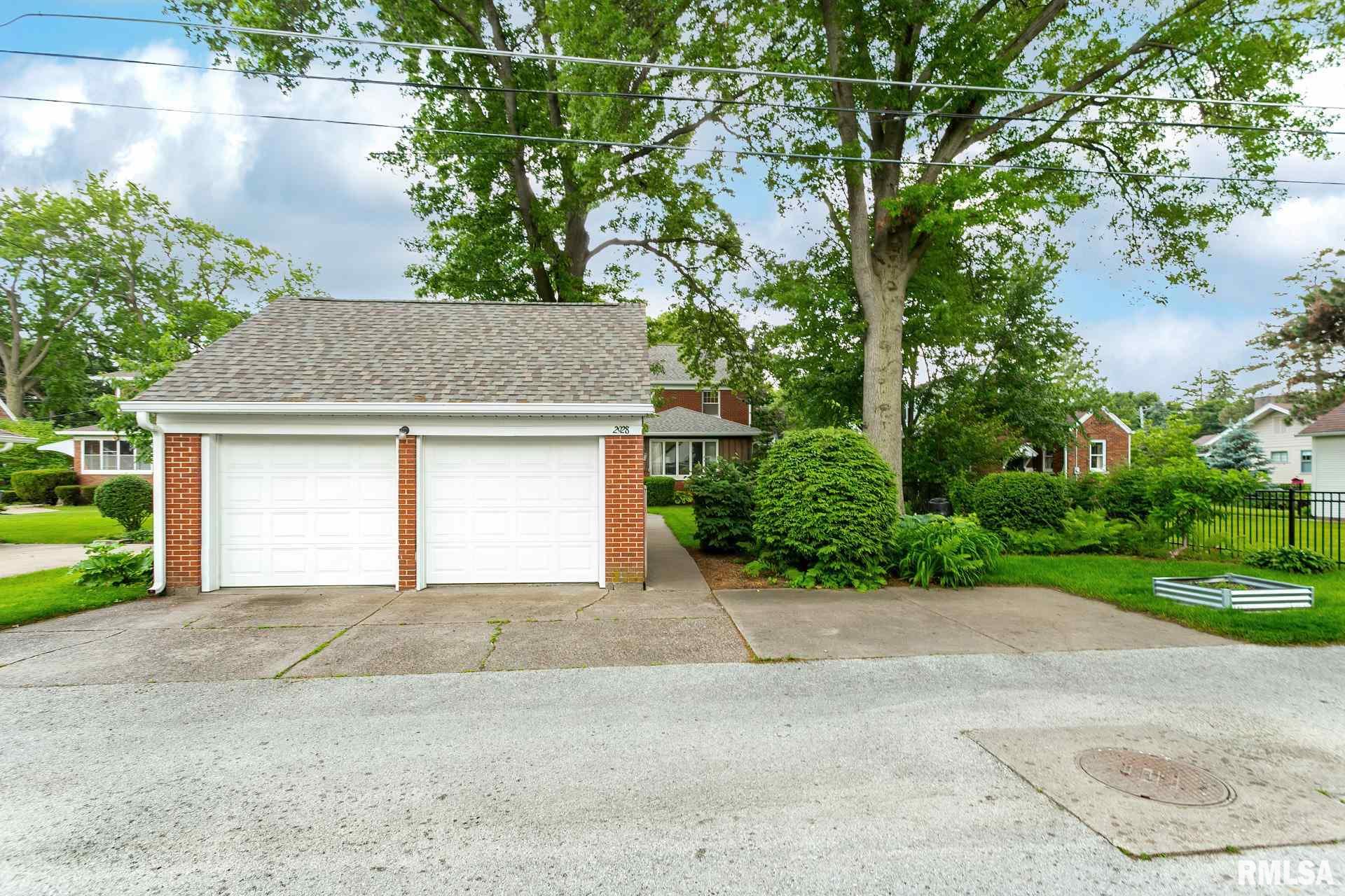 2928 Middle Road Davenport, IA 52803 - Photo 31 of 31 Gallery Image 31