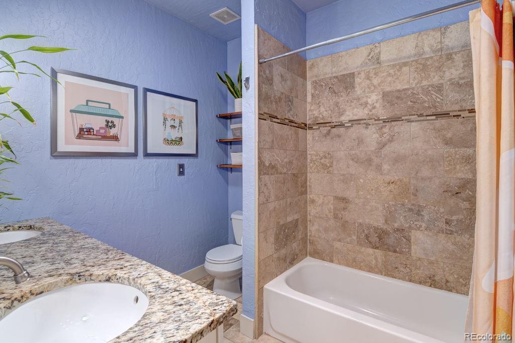 2941 Glenarm Place Denver, CO 80205 - Photo 18 of 37