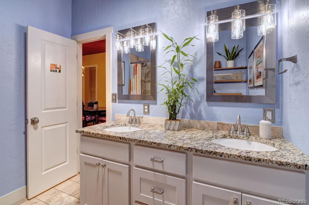 2941 Glenarm Place Denver, CO 80205 - Photo 19 of 37