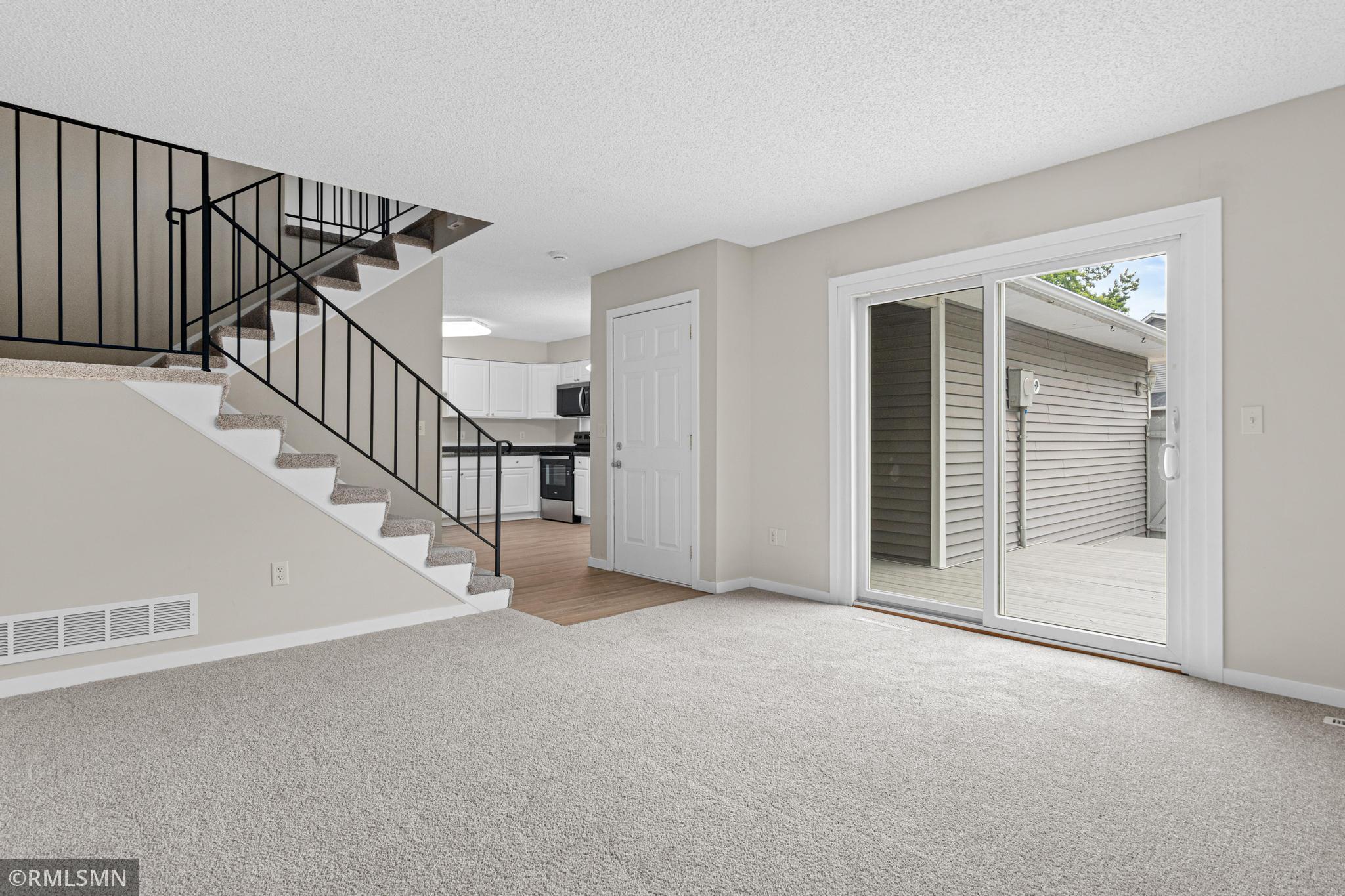 7654 Dunmore Road Woodbury, MN 55125 - Photo 6 of 35