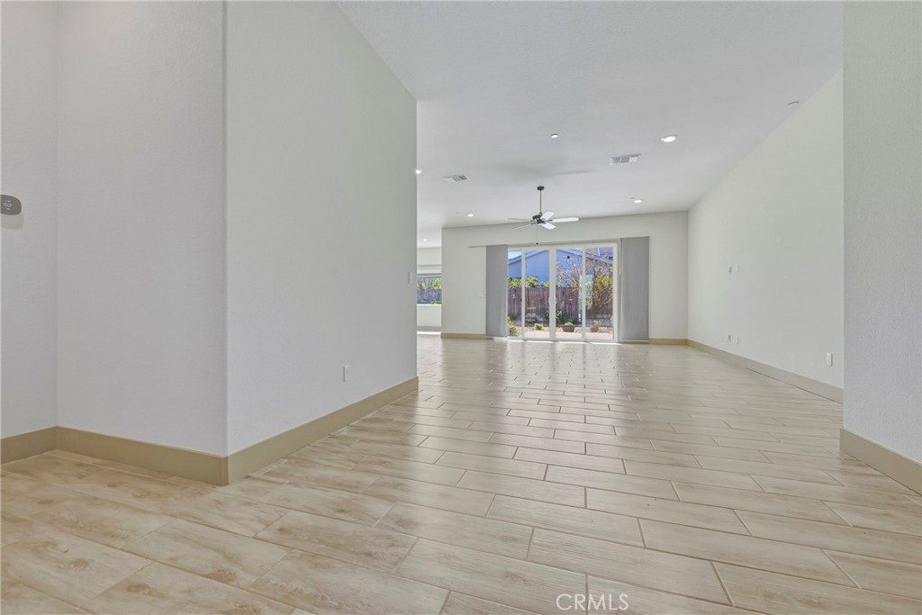 2446 Valverde Drive Merced, CA 95340 - Photo 4 of 35