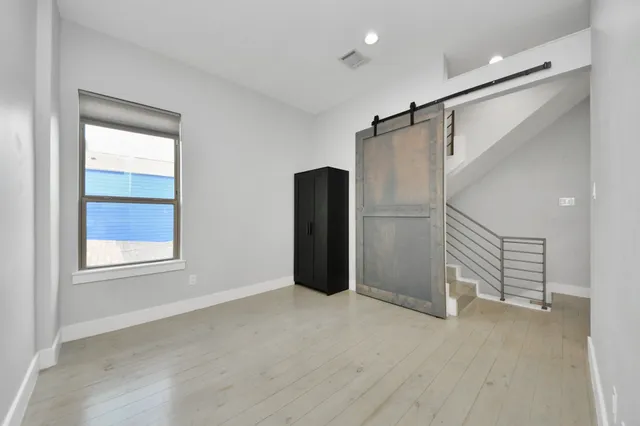 $2,300 | 1708 Winter Street, Unit C, Houston, TX 77007