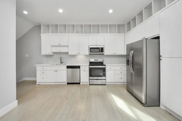 $2,300 | 1708 Winter Street, Unit C, Houston, TX 77007