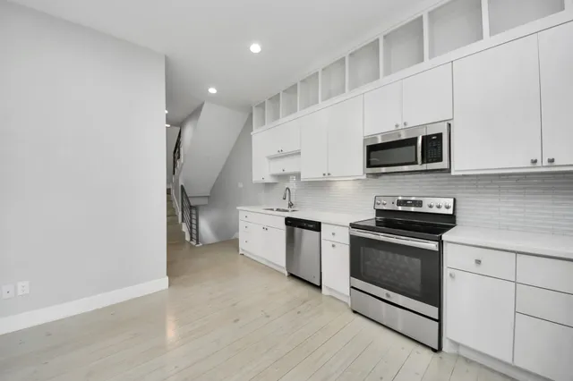 $2,300 | 1708 Winter Street, Unit C, Houston, TX 77007