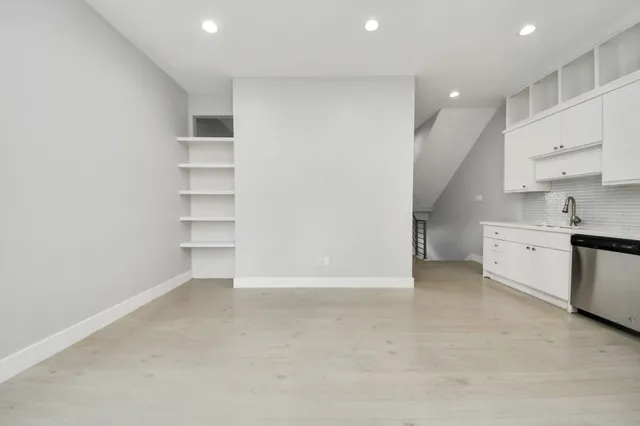 $2,300 | 1708 Winter Street, Unit C, Houston, TX 77007