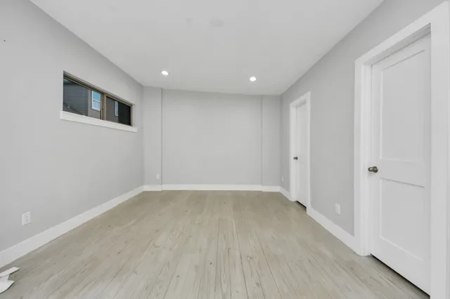 $2,300 | 1708 Winter Street, Unit C, Houston, TX 77007