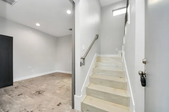 $2,300 | 1708 Winter Street, Unit C, Houston, TX 77007