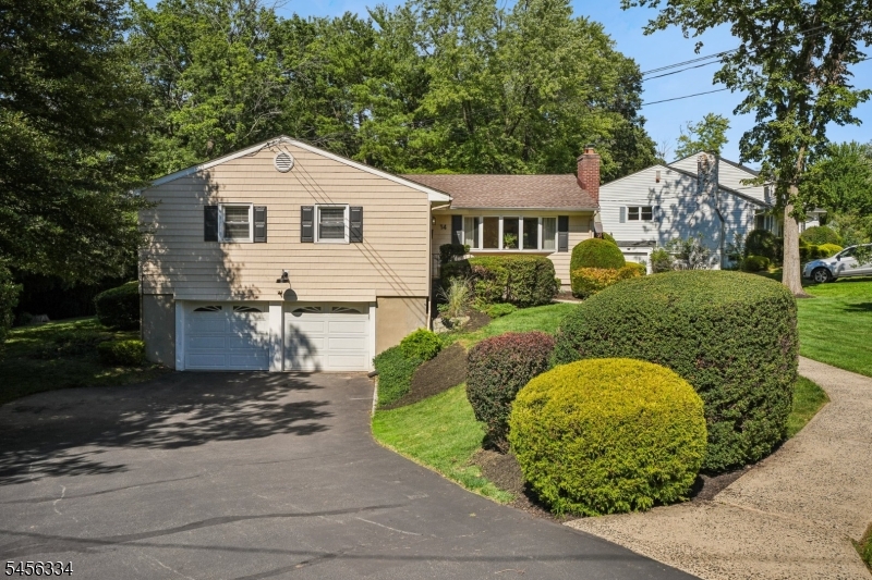 14 Burlington Road Berkeley Heights, NJ 07974 - Photo 1 of 29 Gallery Image 1