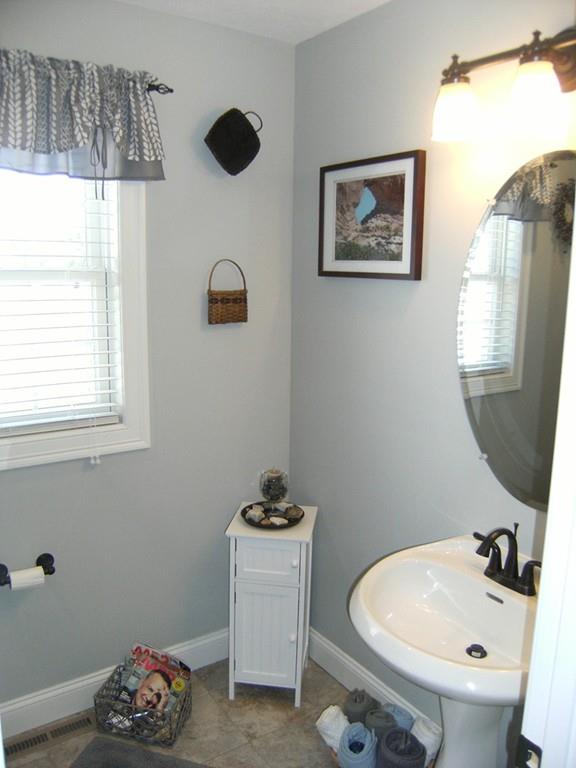 247 Montgomery Road Westfield, MA 01085 - Photo 20 of 38 Gallery Image 20