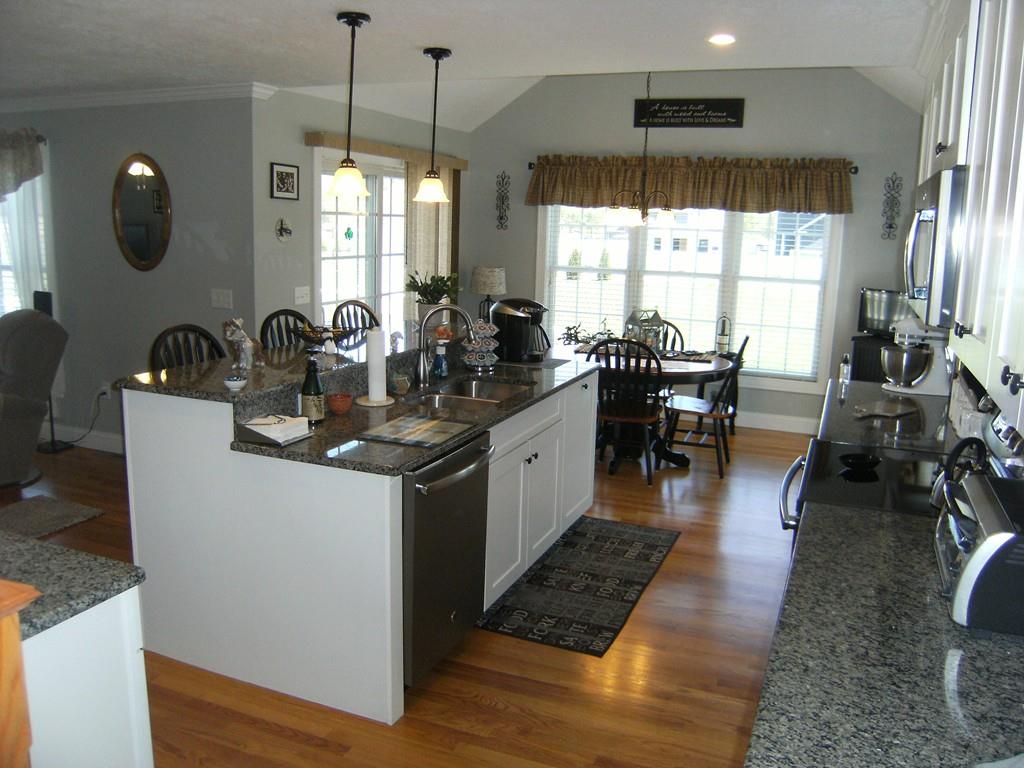 247 Montgomery Road Westfield, MA 01085 - Photo 5 of 38 Gallery Image 5