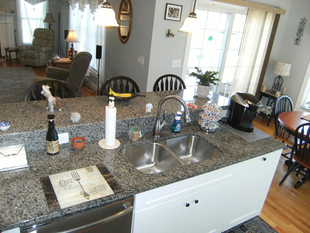 247 Montgomery Road Westfield, MA 01085 - Photo 6 of 38 Gallery Image 6