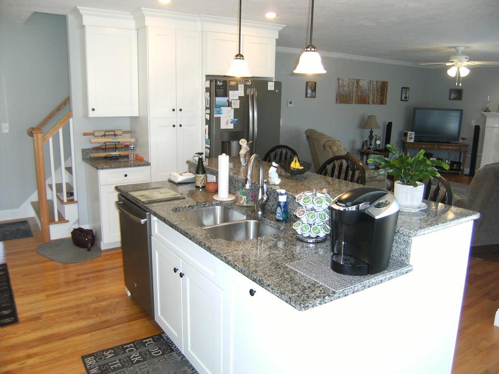 247 Montgomery Road Westfield, MA 01085 - Photo 9 of 38 Gallery Image 9