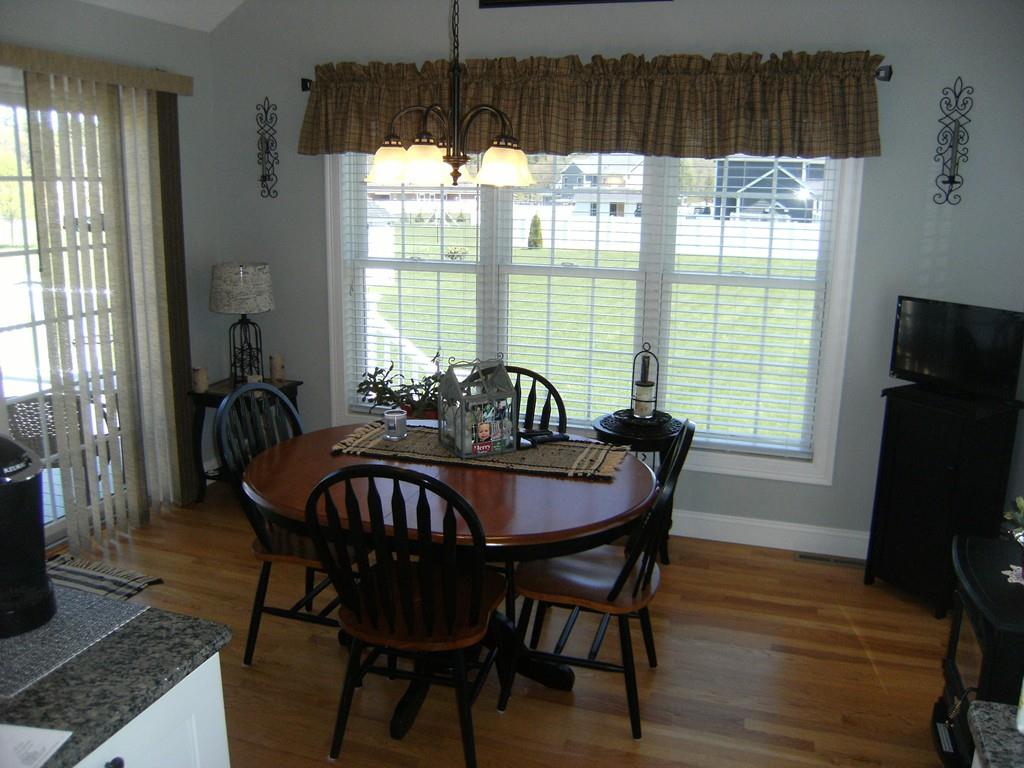 247 Montgomery Road Westfield, MA 01085 - Photo 10 of 38 Gallery Image 10