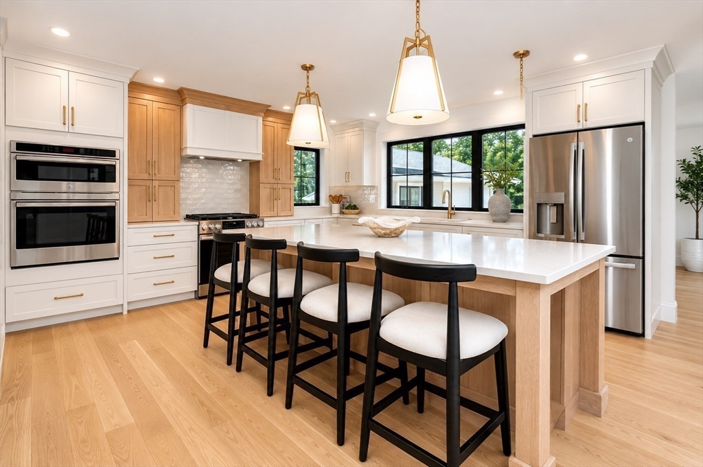 38 Hillcroft Road Waltham, MA 02452 - Photo 8 of 40