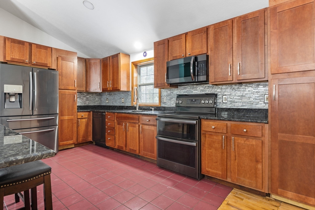 728 River Street Winchendon, MA 01475 - Photo 4 of 30