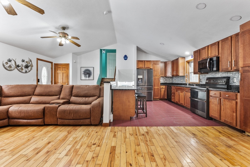 728 River Street Winchendon, MA 01475 - Photo 6 of 30