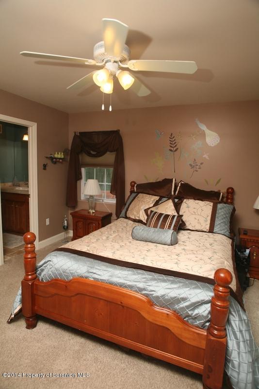 401 Carpenter Hill Road Clarks Summit, PA 18411 - Photo 13 of 75 Gallery Image 13