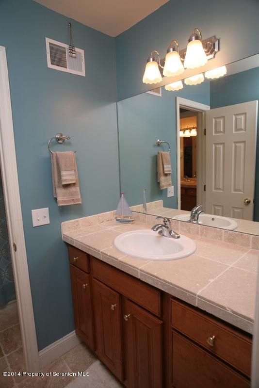 401 Carpenter Hill Road Clarks Summit, PA 18411 - Photo 6 of 75 Gallery Image 6