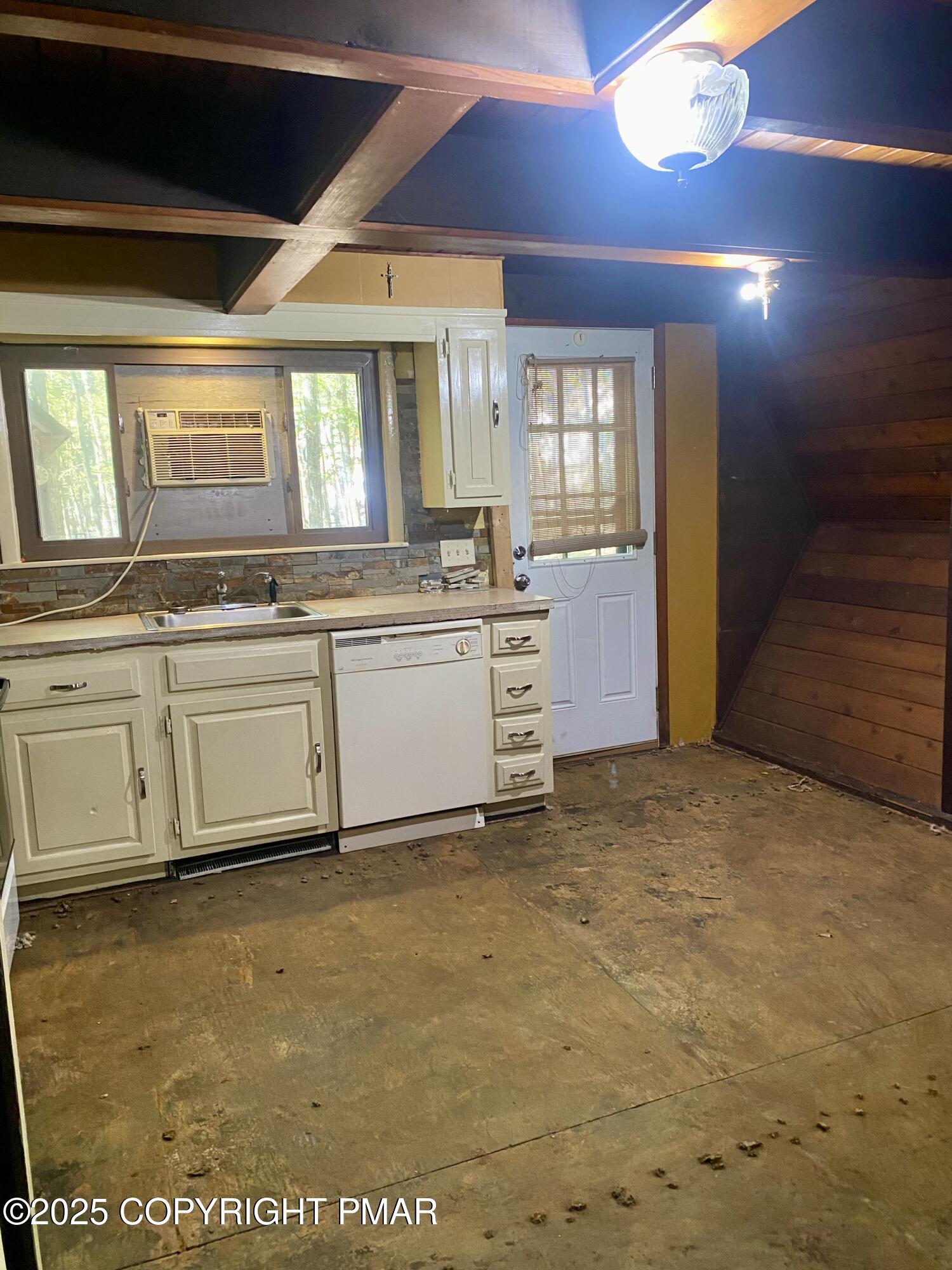 32 Arapahoe Circle Hazleton, PA 18202 - Photo 9 of 24 IMG_2468