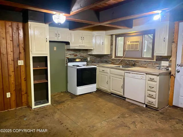 $179,900 | 32 Arapahoe Circle, Hazleton, PA 18202