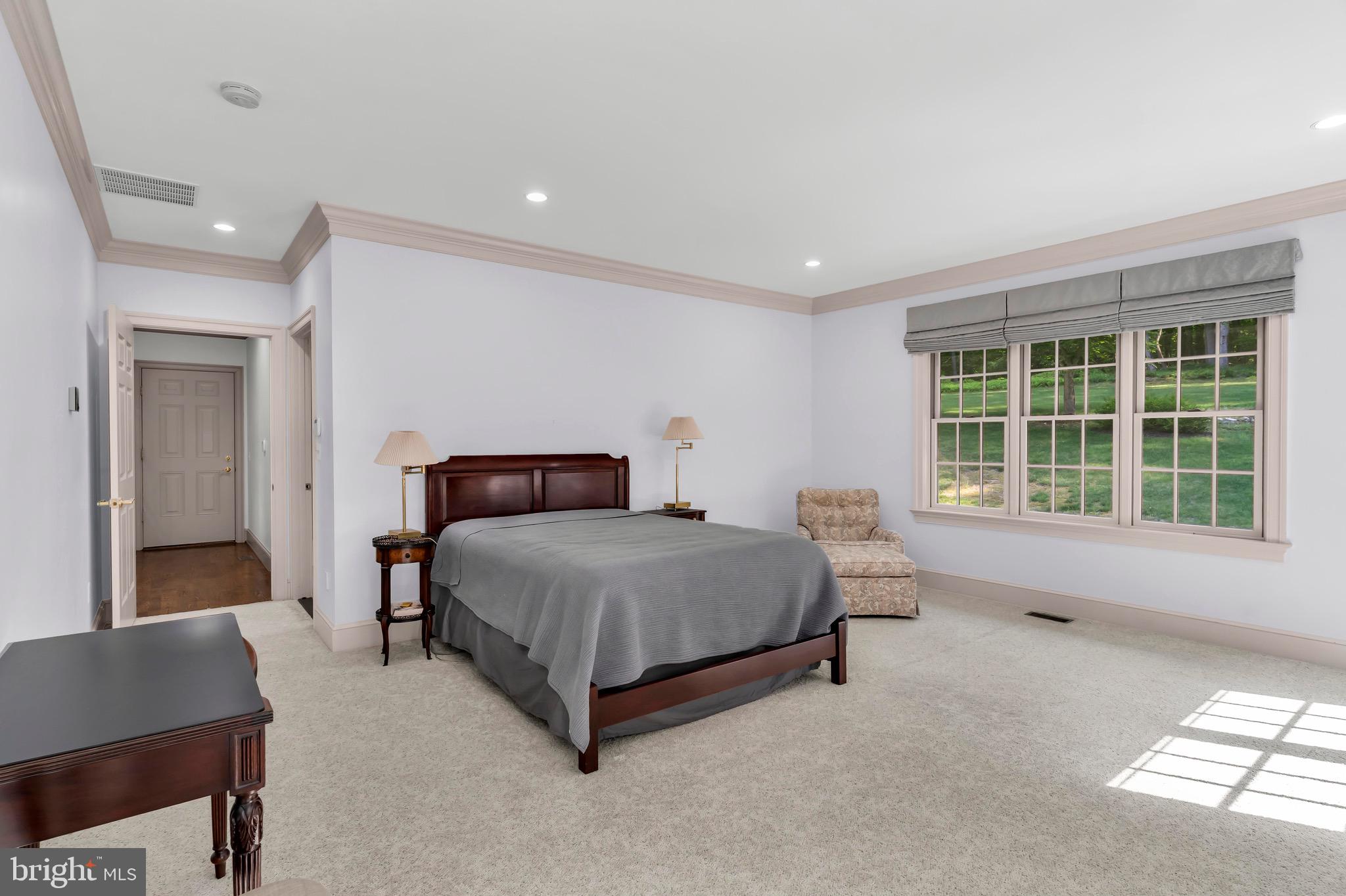11036 Popes Head Road Fairfax, VA 22030 - Photo 26 of 49