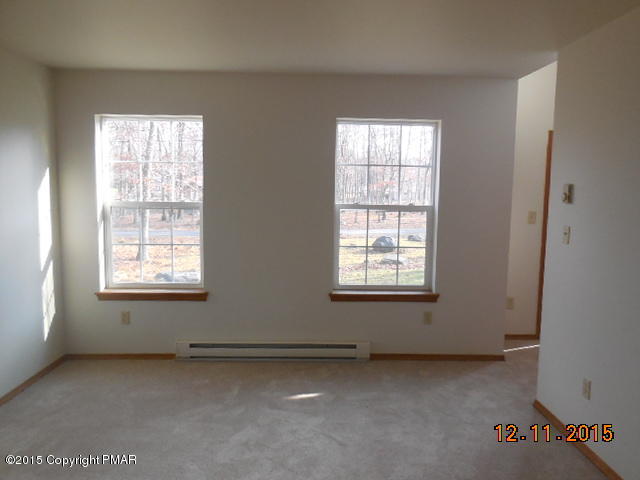 93 Pipher Road Bushkill, PA 18324 - Photo 5 of 18 LLIVING ROOM