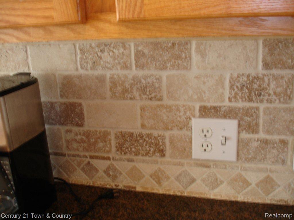 1511 East Maple Road Birmingham, MI 48009 - Photo 8 of 23 Nice Tile Backsplash