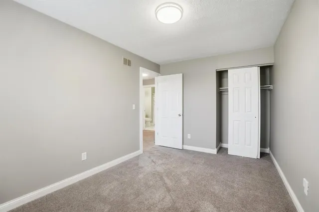 $289,900 | 23823 Jeb Drive, Lawrenceburg, IN 47025