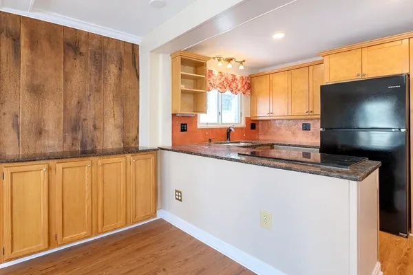$2,500 | 100 Water Street, Newburyport, MA 01950