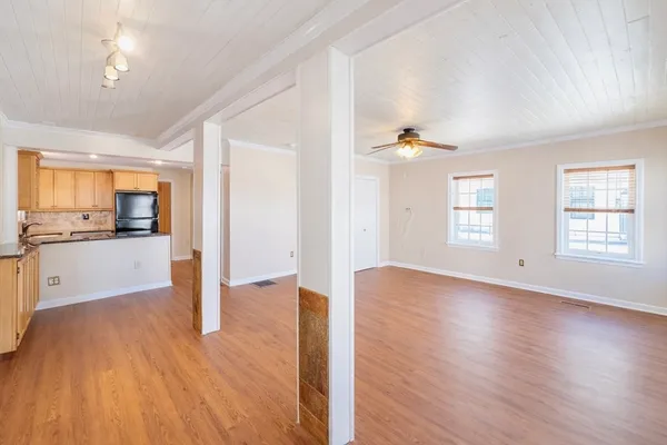 $2,500 | 100 Water Street, Newburyport, MA 01950