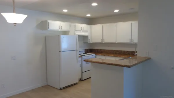 $2,700 | 2425 Cranston Drive, Unit 16, Escondido, CA 92025