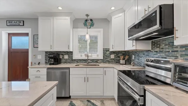 $1,995,000 | 154 Crescent Drive, Anna Maria, FL 34216